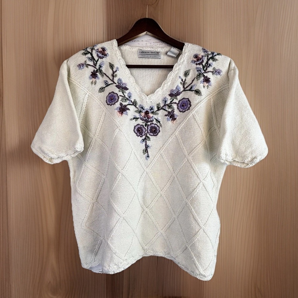 Vintage Sweater L 3D Flower Embroidered White Purple Short Sleeve Cottage Granny